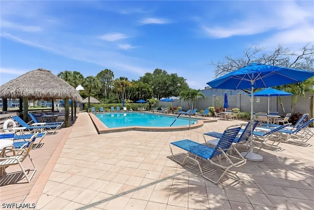 887 Gulf Pavilion Drive Naples FL 34108
