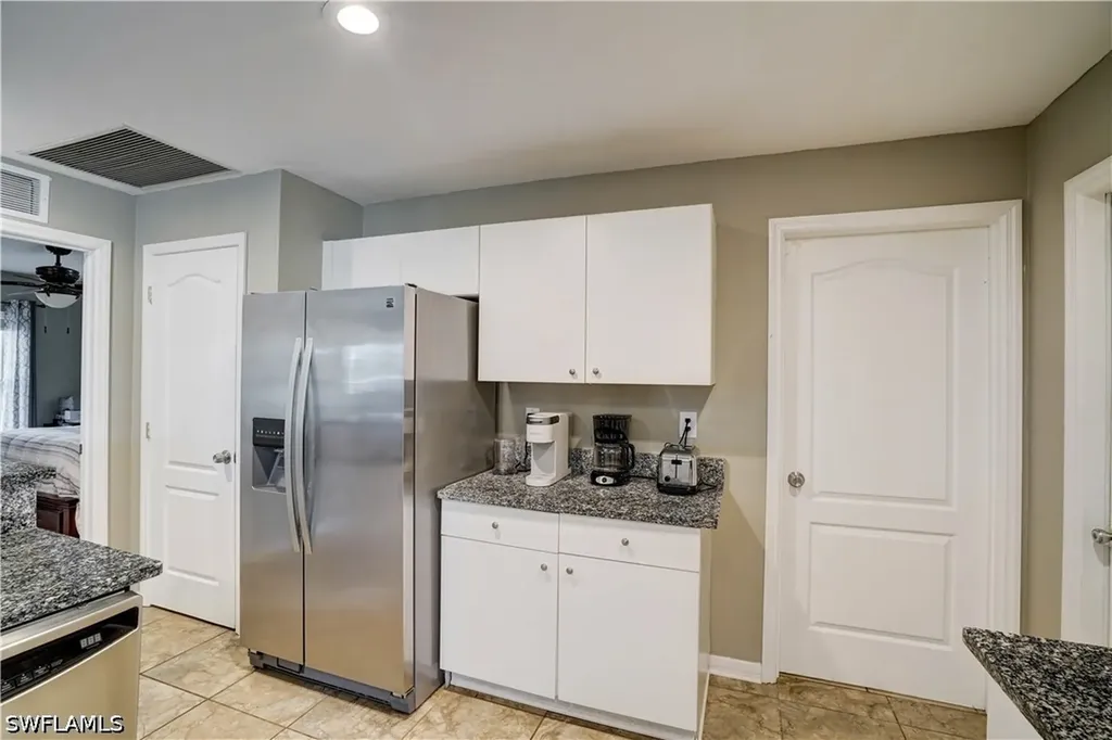 1427 NE Juanita Place Cape Coral FL 33909