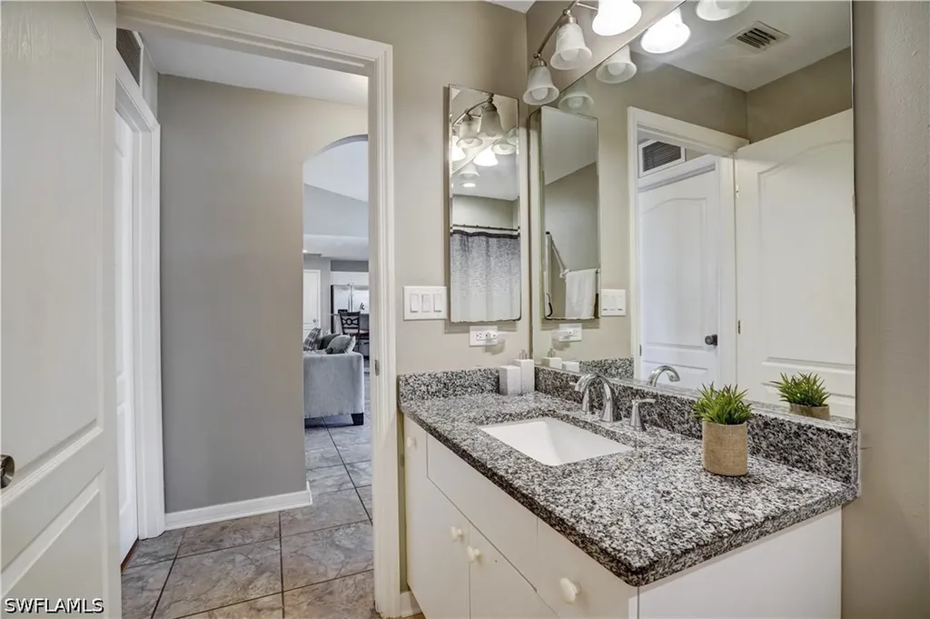 1427 NE Juanita Place Cape Coral FL 33909
