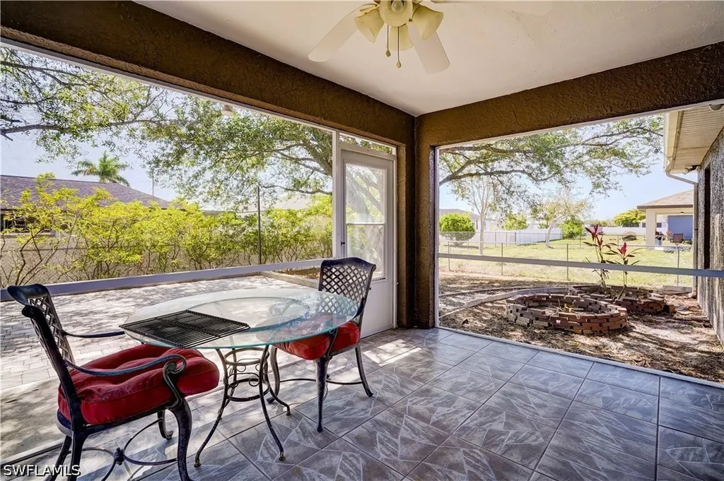 1427 NE Juanita Place Cape Coral FL 33909