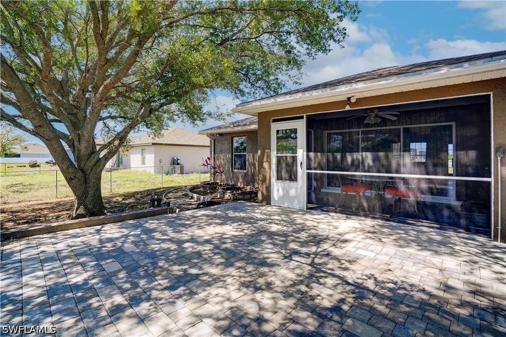 1427 NE Juanita Place Cape Coral FL 33909