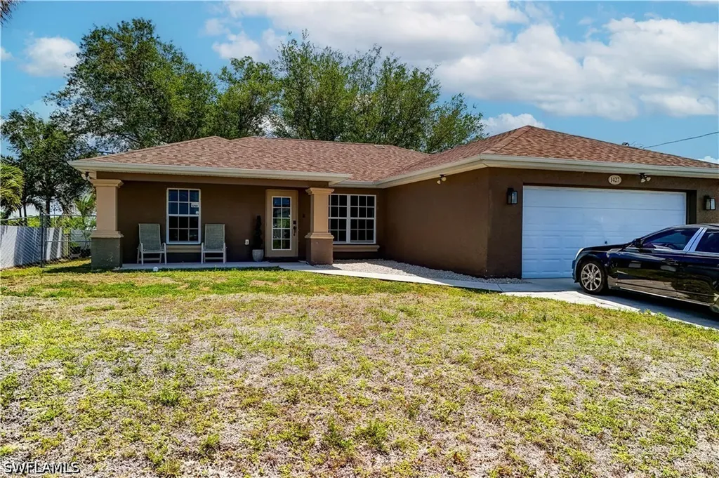 1427 NE Juanita Place Cape Coral FL 33909