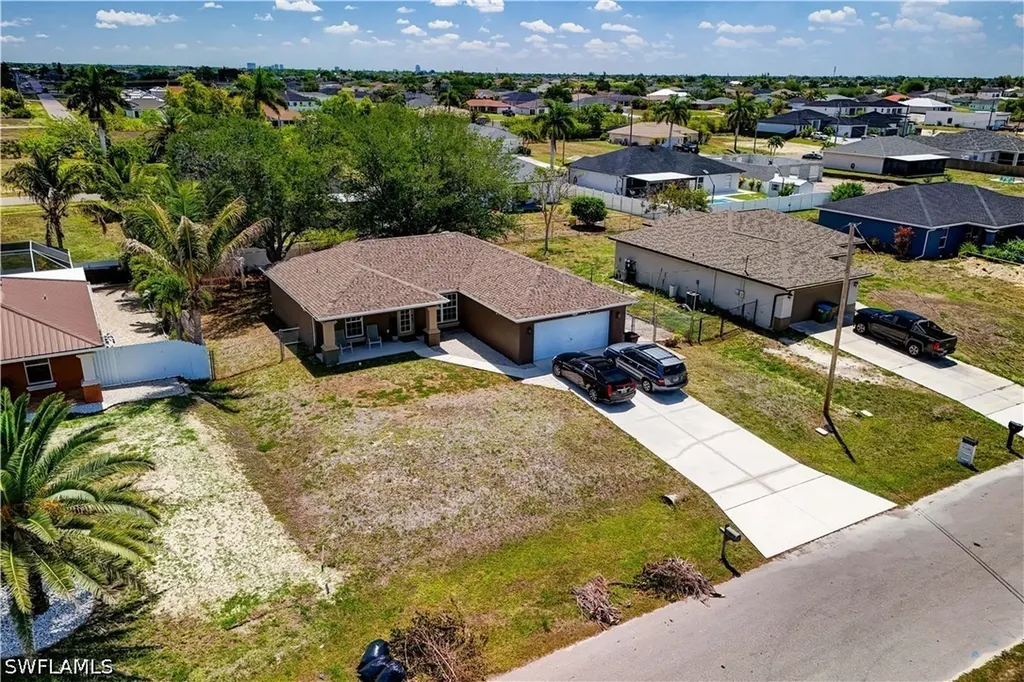 1427 NE Juanita Place Cape Coral FL 33909