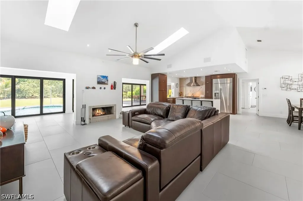 3631 1st Avenue NW Naples FL 34120