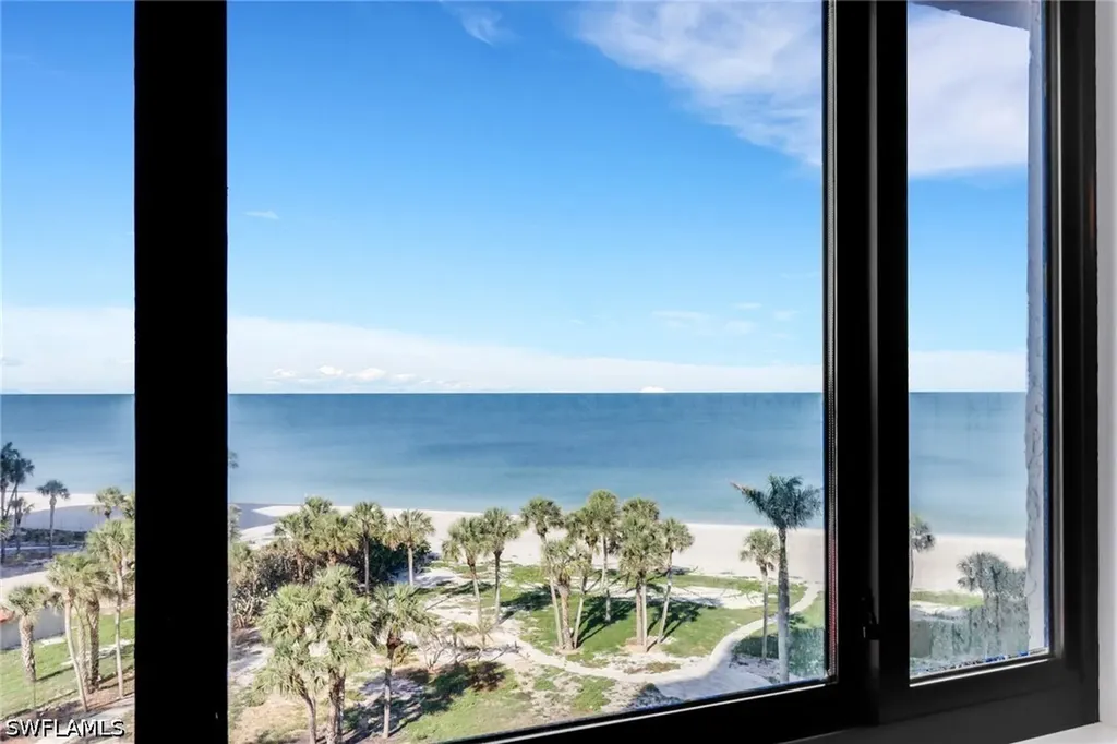 10851 Gulf Shore Drive Naples FL 34108