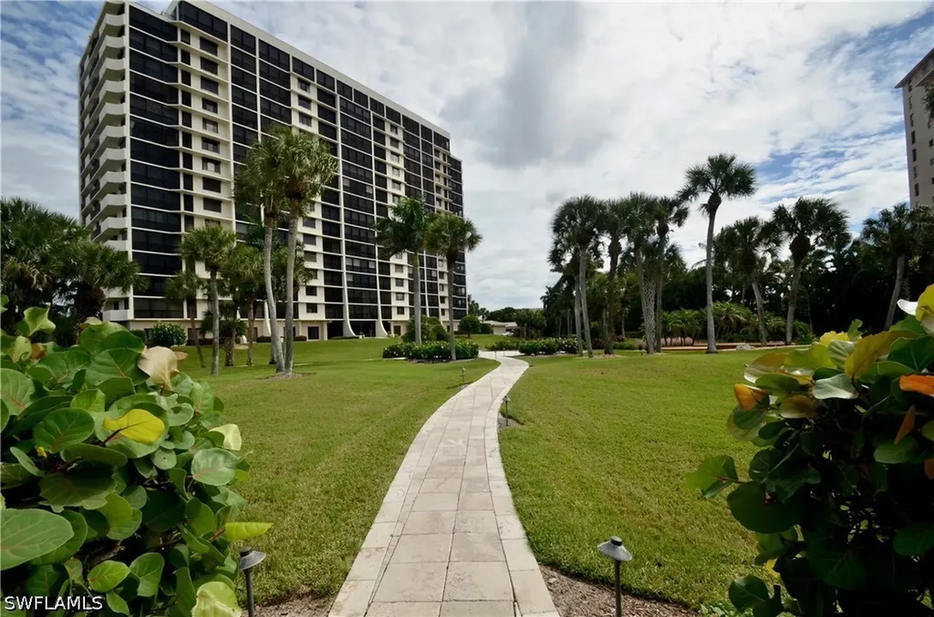 10851 Gulf Shore Drive Naples FL 34108