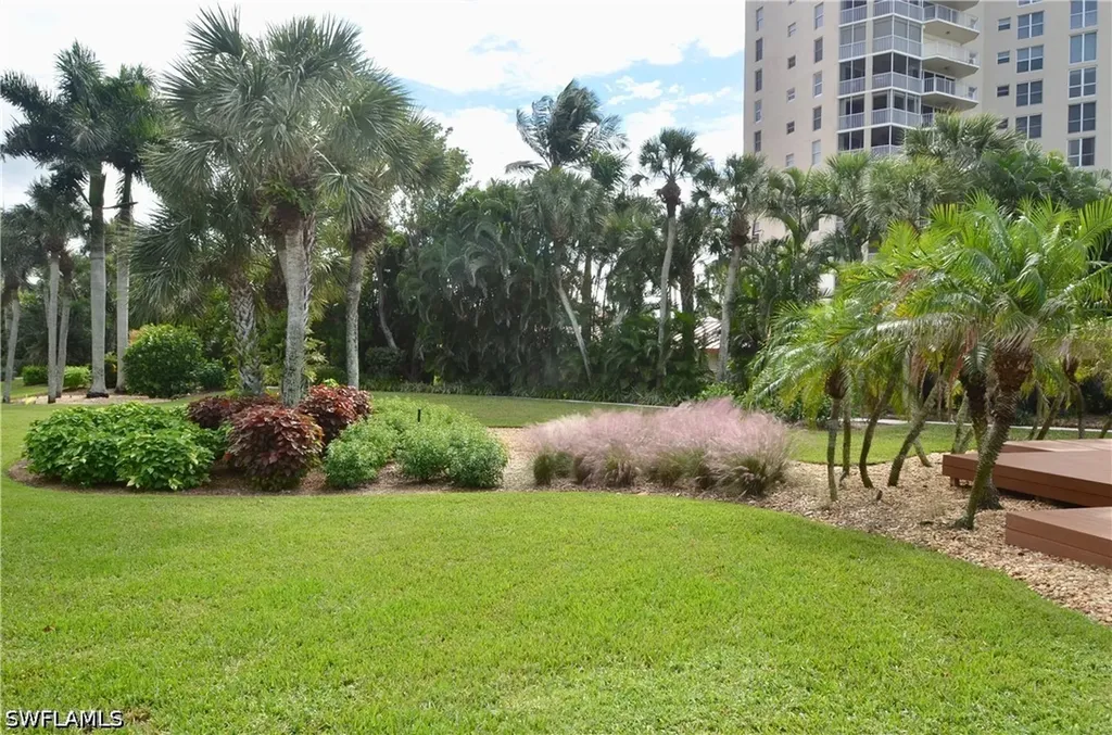 10851 Gulf Shore Drive Naples FL 34108