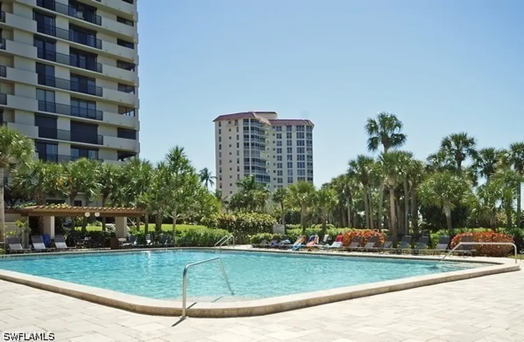 10851 Gulf Shore Drive Naples FL 34108