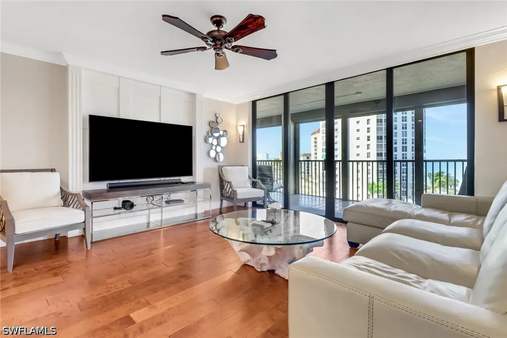 10851 Gulf Shore Drive Naples FL 34108