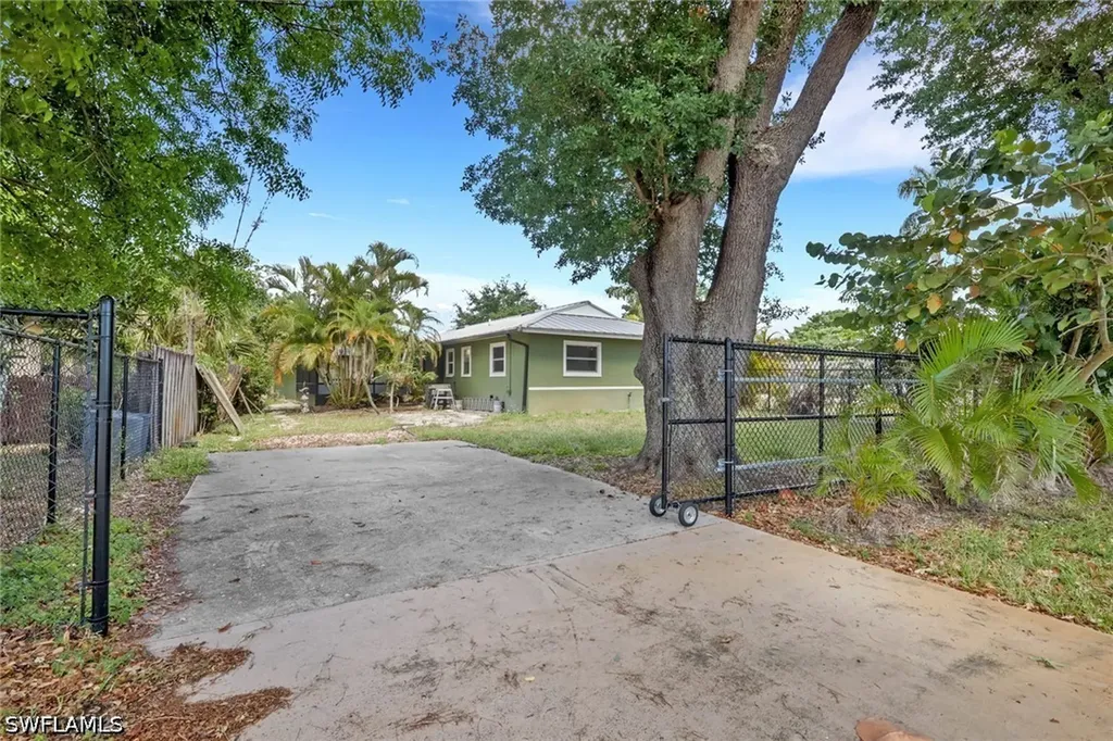 8091 San Carlos Boulevard Fort Myers FL 33967