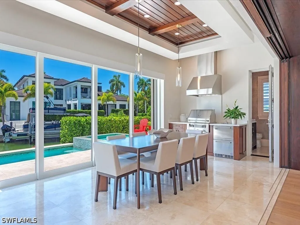 628 21st Avenue S Naples FL 34102