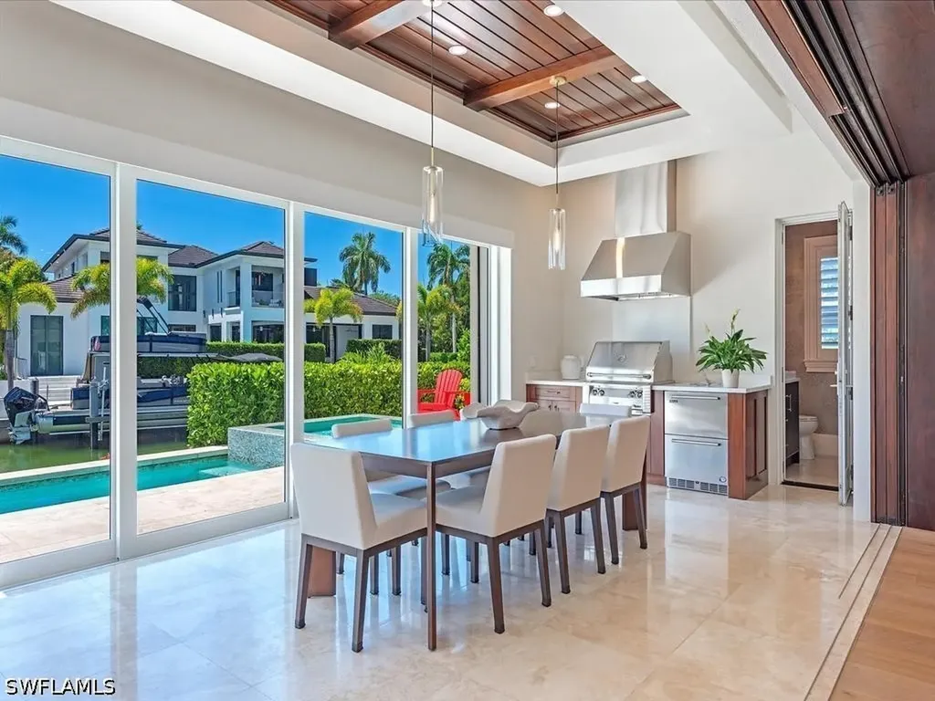 628 21st Avenue S Naples FL 34102