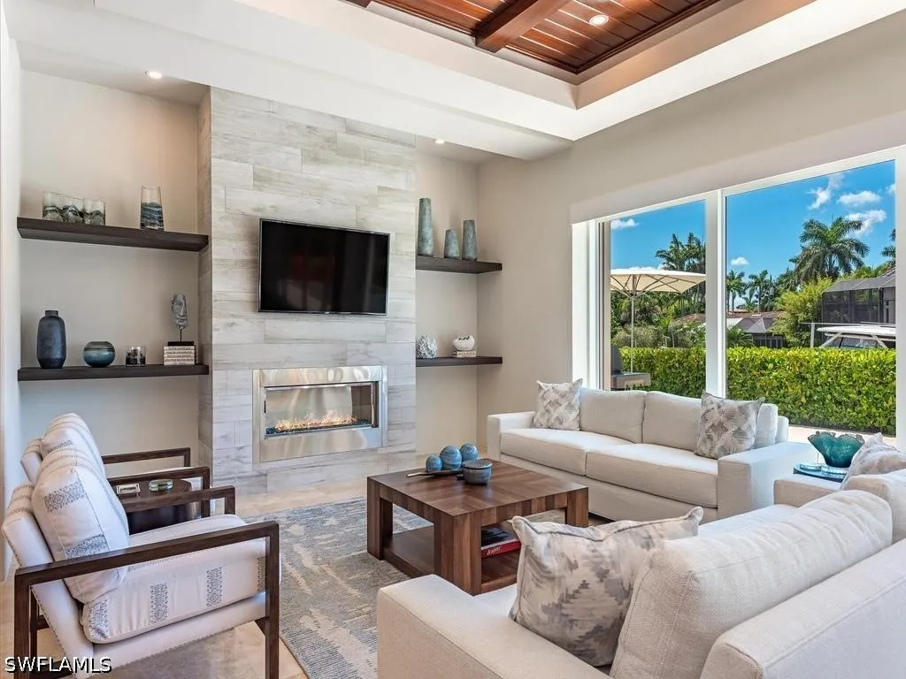 628 21st Avenue S Naples FL 34102