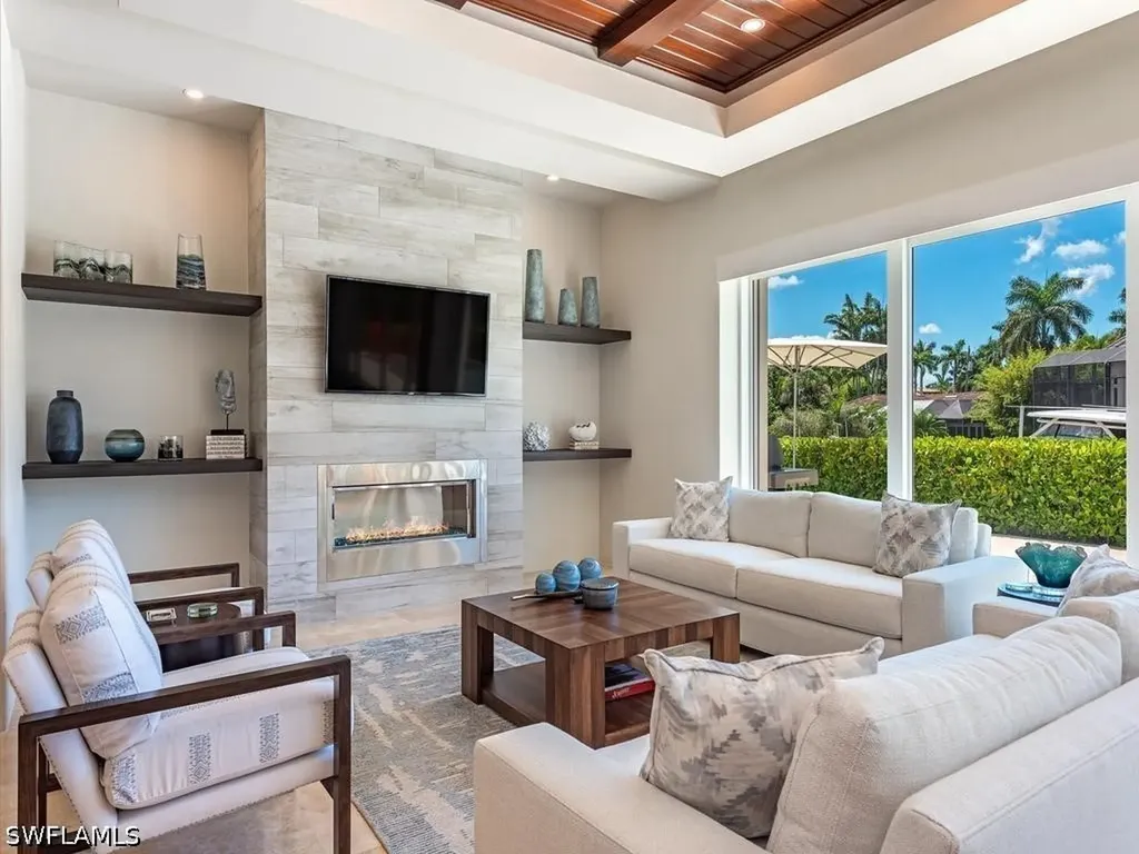 628 21st Avenue S Naples FL 34102
