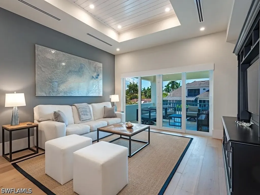 628 21st Avenue S Naples FL 34102
