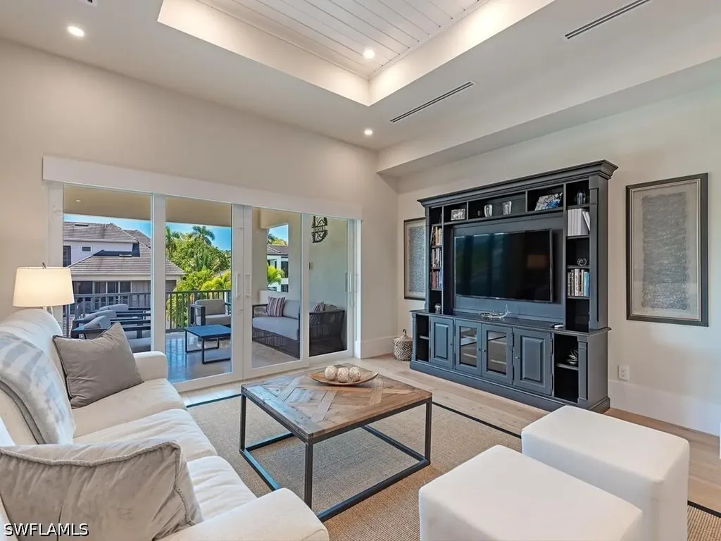628 21st Avenue S Naples FL 34102