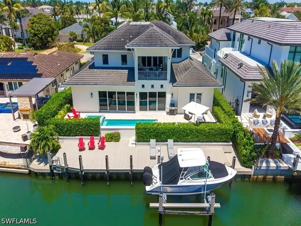 628 21st Avenue S Naples FL 34102