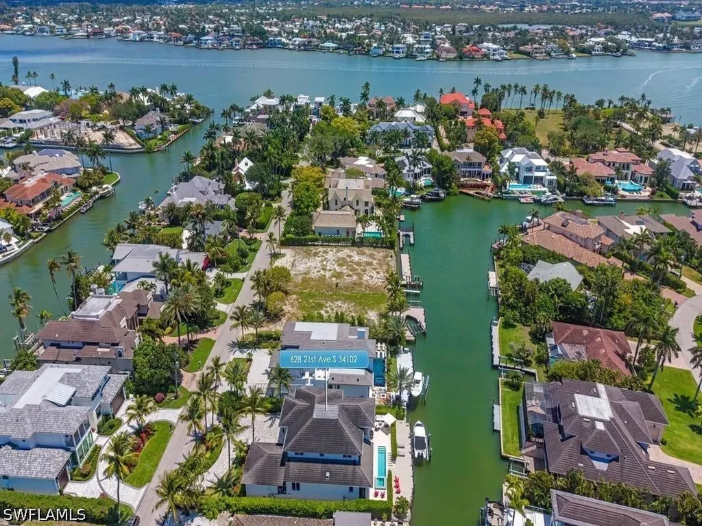 628 21st Avenue S Naples FL 34102