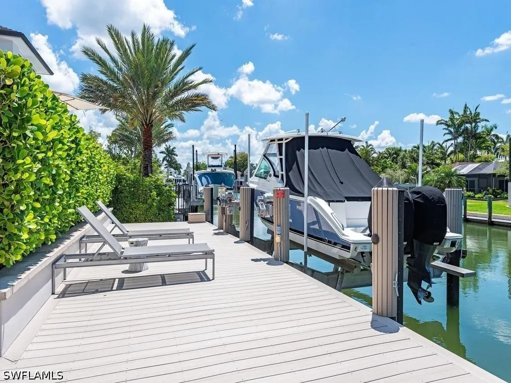 628 21st Avenue S Naples FL 34102