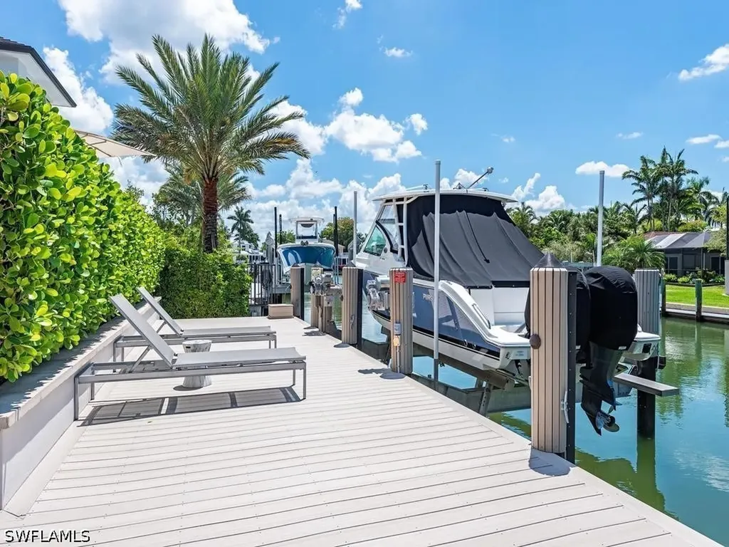 628 21st Avenue S Naples FL 34102