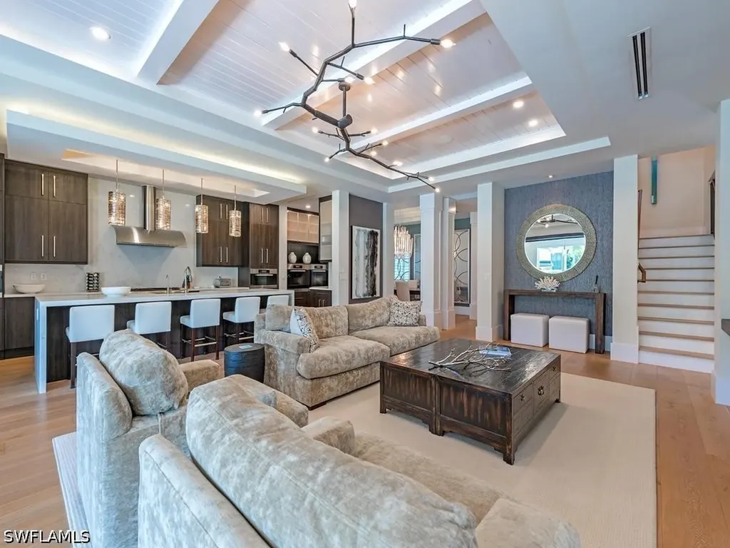 628 21st Avenue S Naples FL 34102