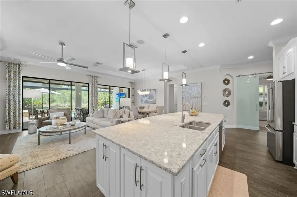 8827 Vaccaro Court Naples FL 34119