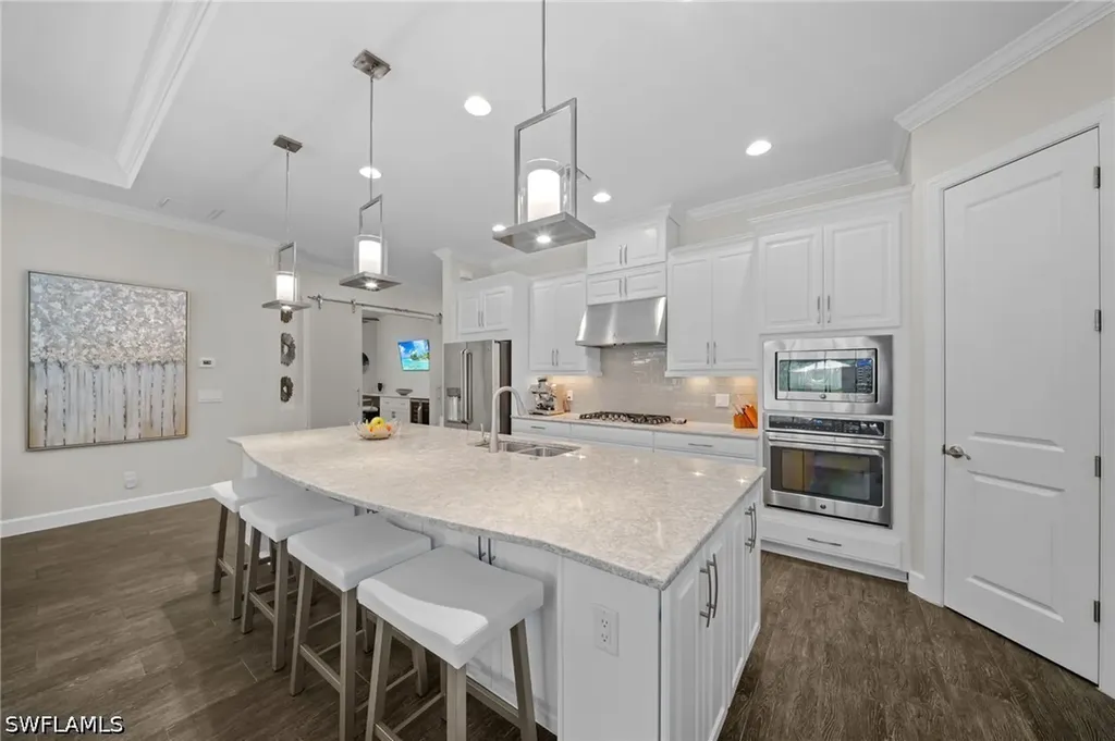 8827 Vaccaro Court Naples FL 34119