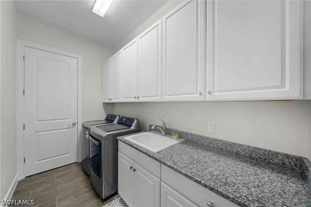 8827 Vaccaro Court Naples FL 34119