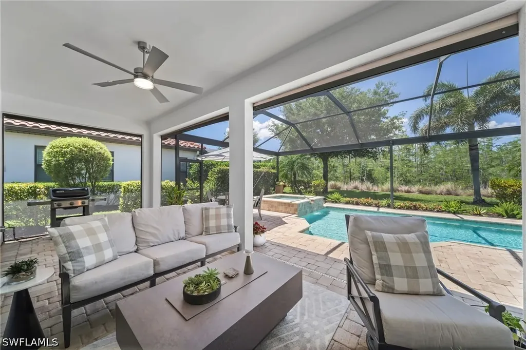 8827 Vaccaro Court Naples FL 34119