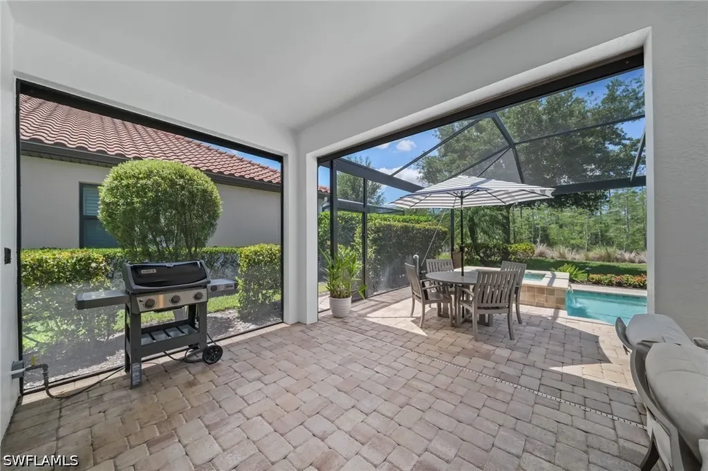 8827 Vaccaro Court Naples FL 34119
