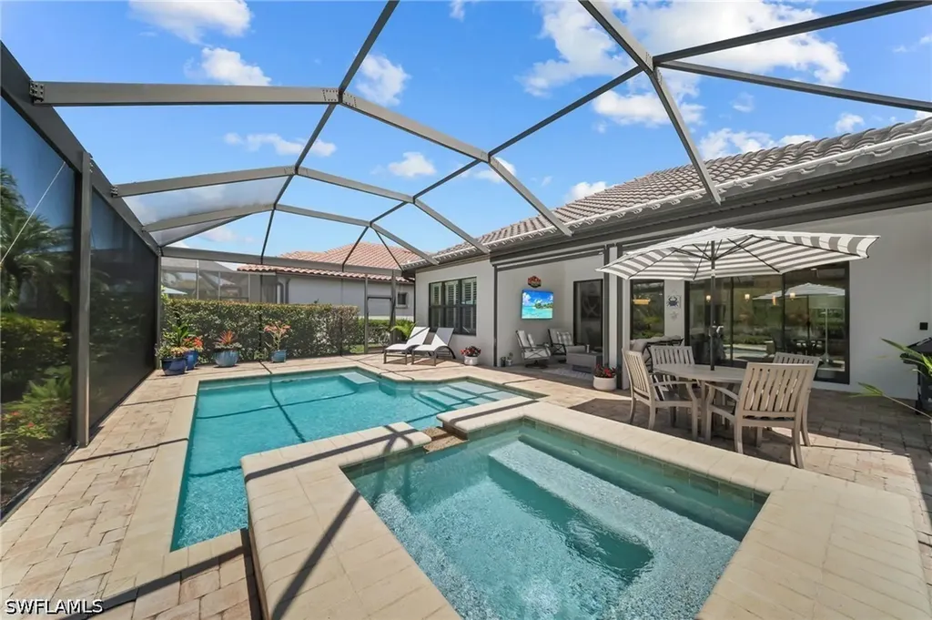 8827 Vaccaro Court Naples FL 34119