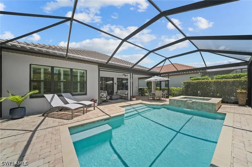 8827 Vaccaro Court Naples FL 34119
