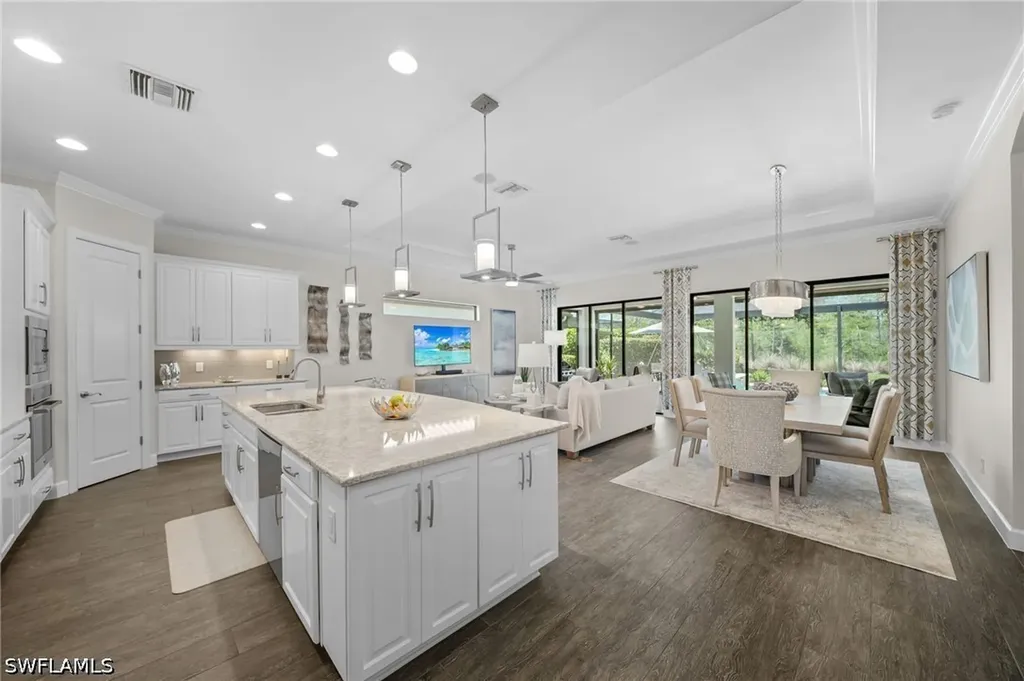 8827 Vaccaro Court Naples FL 34119