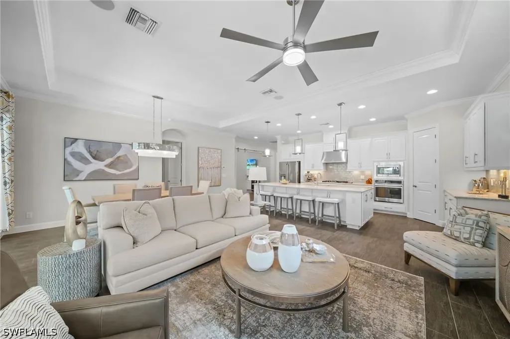 8827 Vaccaro Court Naples FL 34119