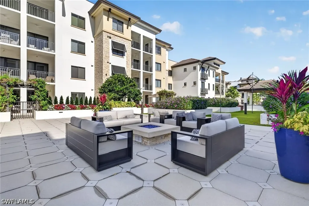 1030 3rd Avenue S Naples FL 34102