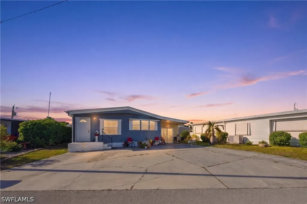 181 Chisholm Trail North Fort Myers FL 33917