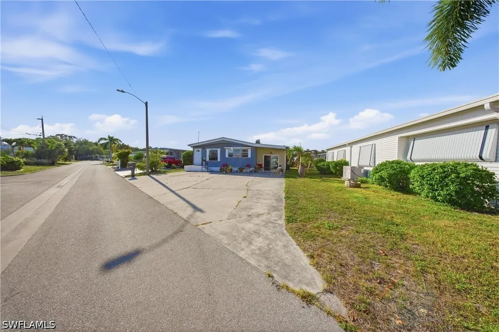 181 Chisholm Trail North Fort Myers FL 33917