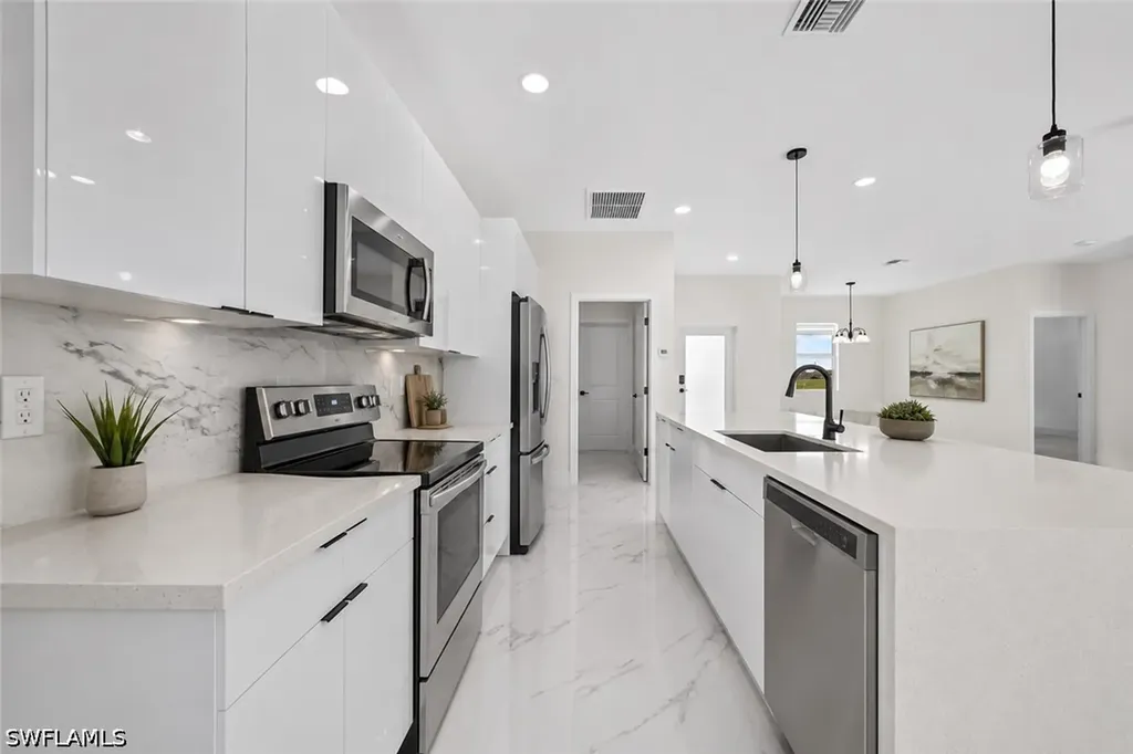 103 Diplomat Parkway E Cape Coral FL 33909