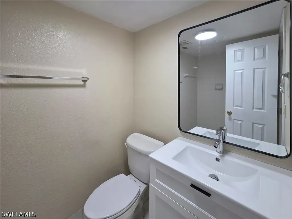 4621 Bayshore Drive Naples FL 34112