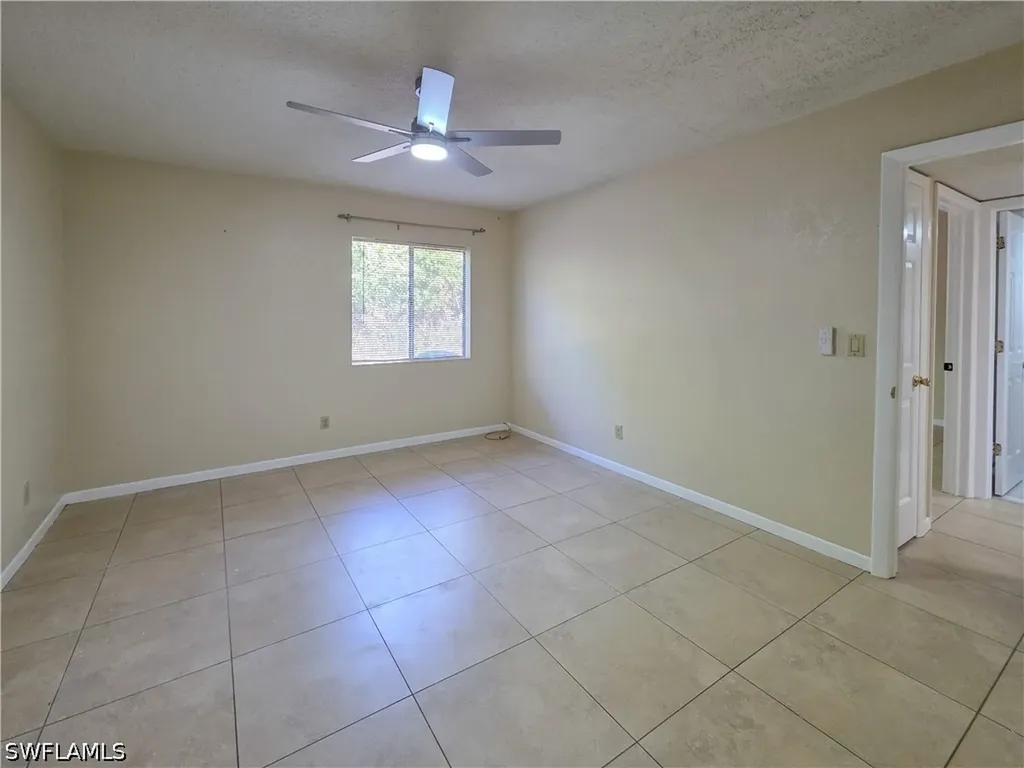 4621 Bayshore Drive Naples FL 34112