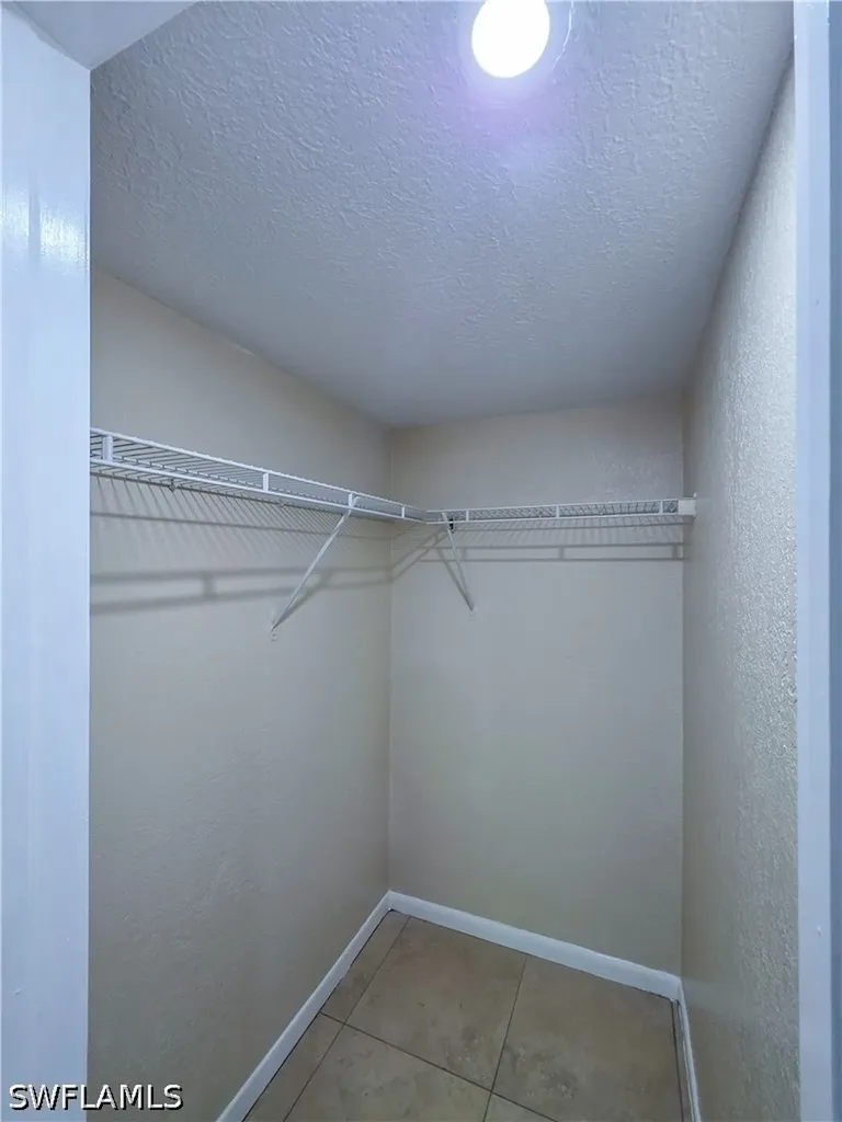 4621 Bayshore Drive Naples FL 34112