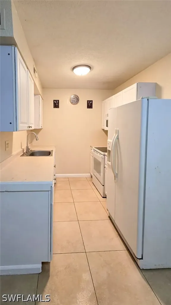 4621 Bayshore Drive Naples FL 34112