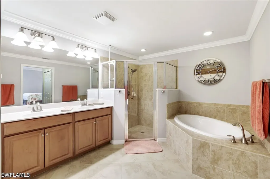 7878 Clemson Street Naples FL 34104