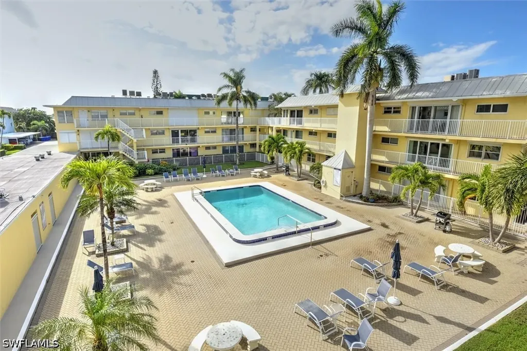 1100 8th Avenue S Naples FL 34102