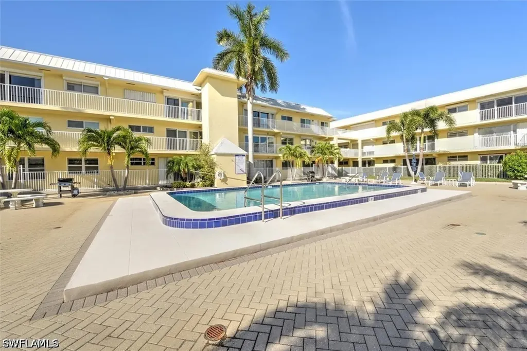 1100 8th Avenue S Naples FL 34102