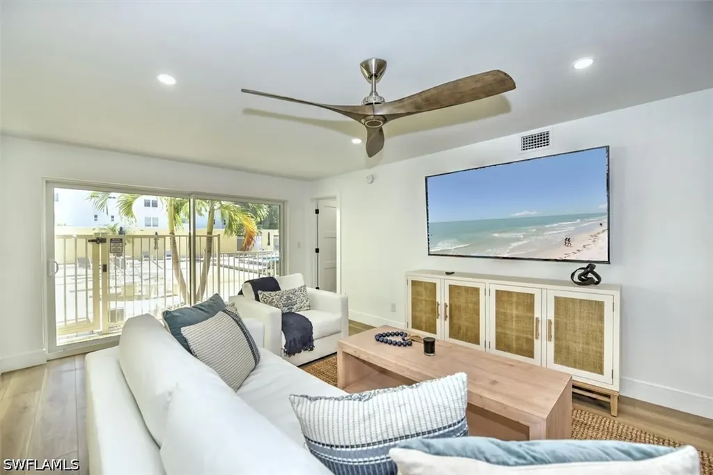 1100 8th Avenue S Naples FL 34102