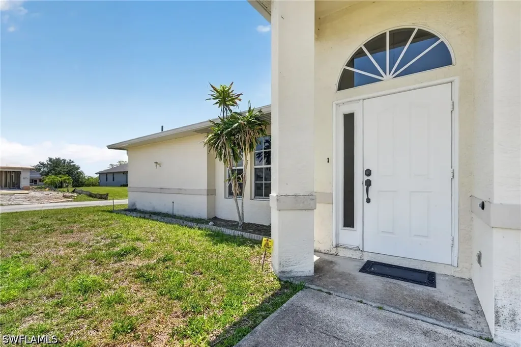 2900 NW 9th Street Cape Coral FL 33993