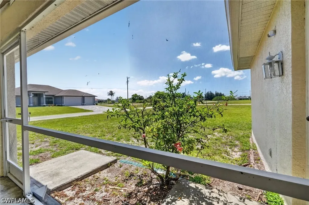 2900 NW 9th Street Cape Coral FL 33993