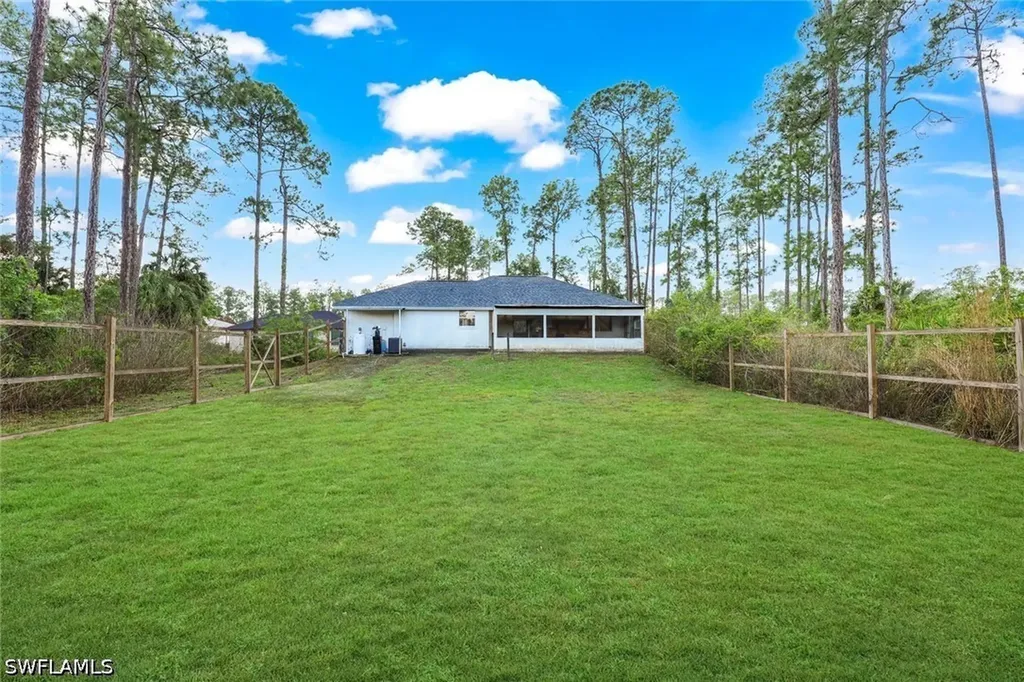 4195 2nd Avenue NE Naples FL 34120