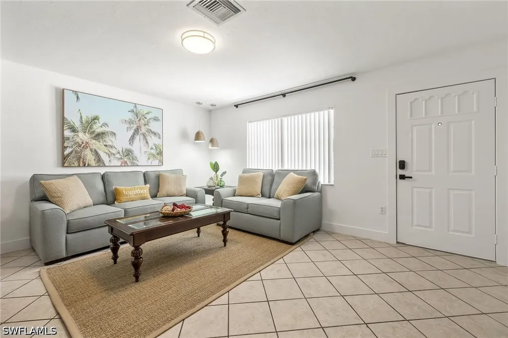 742 111th Avenue N Naples FL 34108